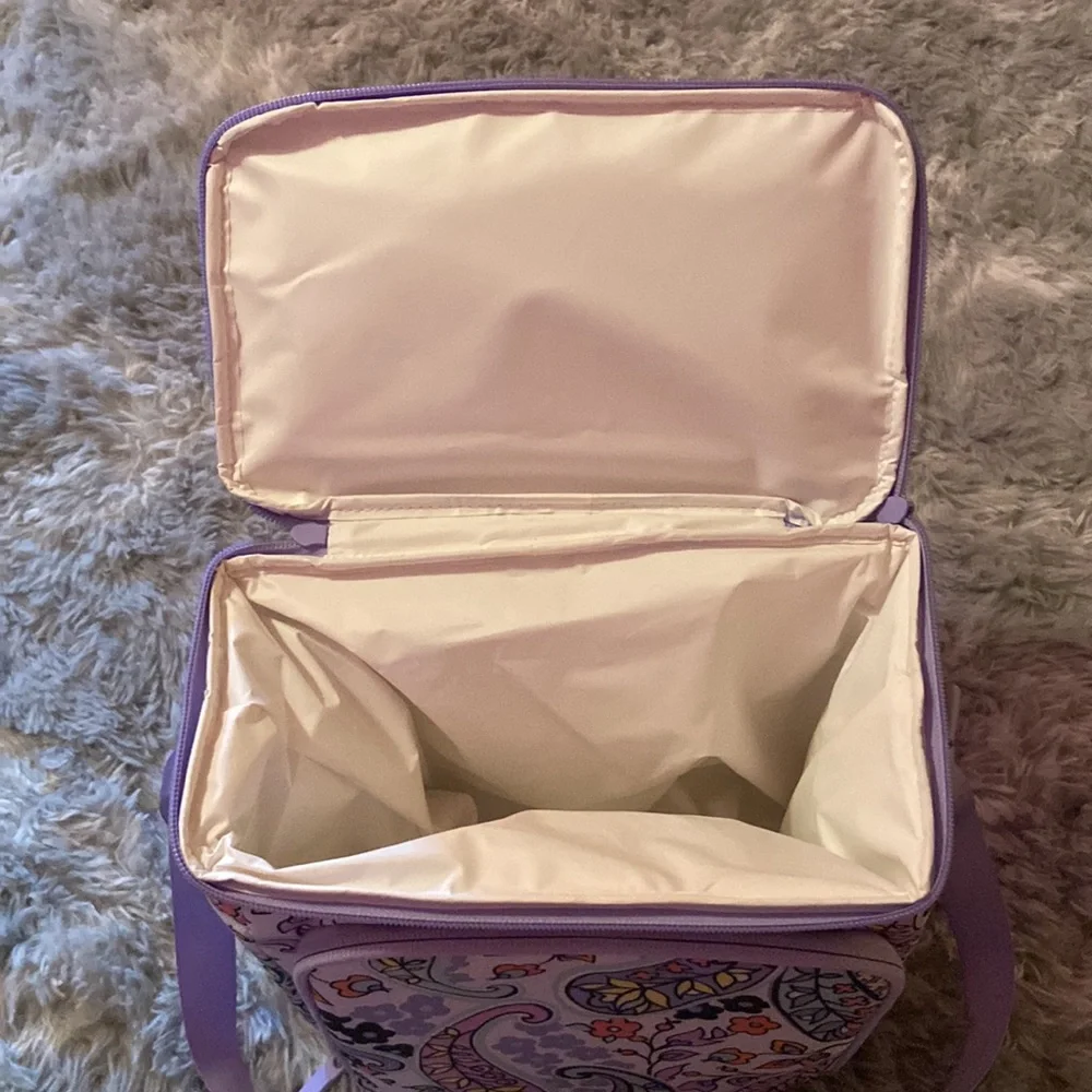 Vera Bradley Lunch Box - Picture 2 of 2